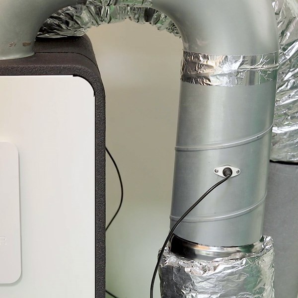 Comment procéder pour installer le capteur d'humidité dans la DucoBox Energy Comfort (Plus) ?