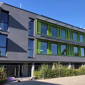 Grundschule Linkenheim fördert anregende Lernumgebung mit modernem Sonnenschutz
